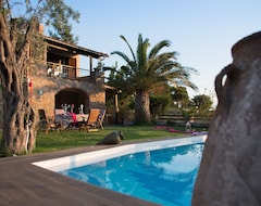 Toàn bộ căn nhà/căn hộ Stone house with private pool near the sea! (Nea Artaki, Hy Lạp)