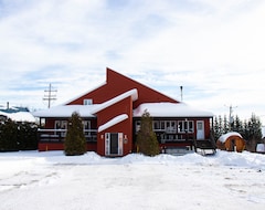 Hotel chalet les neiges (Saint-Ferréol-les-Neiges, Canada)