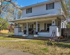 Entire House / Apartment Cozy Craftsman Style Home In Downtown Bartlesville (Bartlesville, USA)