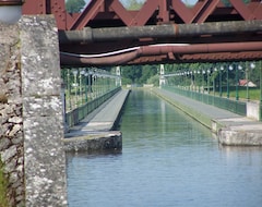 Hotelli Auberge du Pont-Canal (Briare, Ranska)