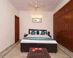 OYO 10361 Hotel Stay @ 23 (Ghaziabad, Indien)