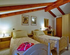Khách sạn Pergola Rooms (Tolmezzo, Ý)