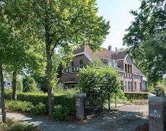 Toàn bộ căn nhà/căn hộ Monumental Villa With Jacuzzi, Steam Shower And Gym Near The Wadden Sea (Leeuwarden, Hà Lan)