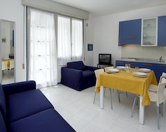 فندق Aparthotel Pineda (Bibione, إيطاليا)