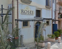 Hotelli Albergo Roses (Páola, Italia)
