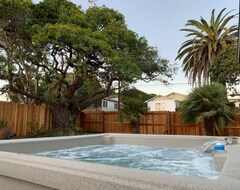 Hele huset/lejligheden Private Beach House, Spa, Luxe Amenities, Fireplace, Just 3 Minutes To Beach (Santa Barbara, USA)