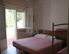 Hotel La Villa (Pinarella Di Cervia, Italy)