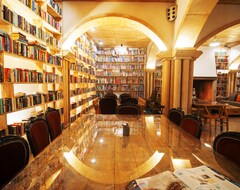 The Literary Man Óbidos Hotel (Óbidos, Portugal)
