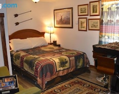 Hotel Yellowstone Motel - Adults Only - All rooms have kitchens (West Yellowstone, USA)