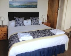 Otel By The Sea Bed And Breakfast (Eastbourne, Birleşik Krallık)