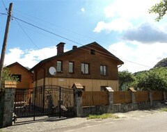Hostel Sadyba Skolivska Skelya (Skole, Ukrayna)