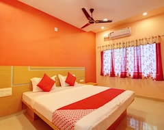 Khách sạn Capital O 13489 Garuda Comforts (Mangalore, Ấn Độ)