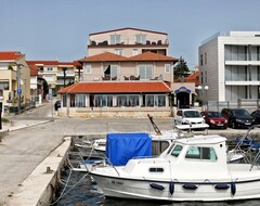 Khách sạn Hotel Delfin (Zadar, Croatia)
