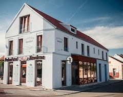 Guesthouse Penzion Admiral (Treboň, Czech Republic)