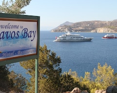Khách sạn Kavos Bay Seafront Hotel (Agia Marina, Hy Lạp)