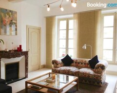 Koko talo/asunto Apartment Carnot (Carcassonne, Ranska)