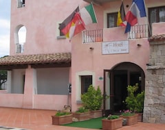 Hotel Il Faro Di Molarotto (Loiri Porto San Paolo, Italija)