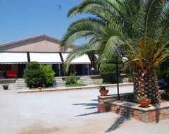 Huoneistohotelli Oasis Apartments (Eratini, Kreikka)