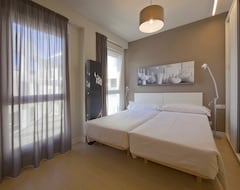 Hotelli Apartamentos Irenaz (Vitoria, Espanja)