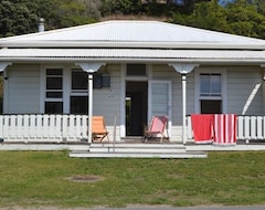 Casa/apartamento entero Carácter frente al mar villa con vistas panor micas. (Castlepoint, Nueva Zelanda)