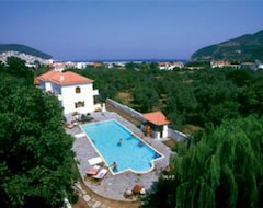 Hotel Sun Accommodation (Skopelos Town, Greece)