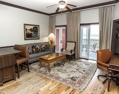 Riverfront Suite #309 At Water Street Hotel In Apalachicola (Apalachicola, USA)
