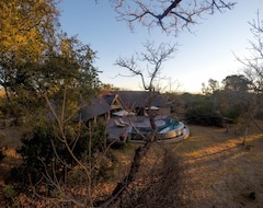 Khách sạn The River Lodge At Thornybush (Thornybush Game Reserve, Nam Phi)