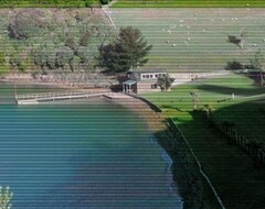 Hele huset/lejligheden Secluded Beachfront Hideaway (Oneroa, New Zealand)