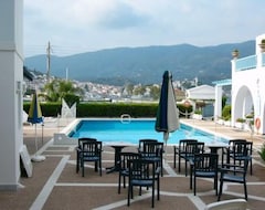 Huoneistohotelli Nikis Village (Poros-City, Kreikka)