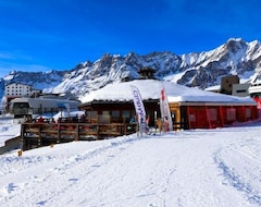 Khách sạn Hotel Lo Stambecco (Breuil-Cervinia, Ý)