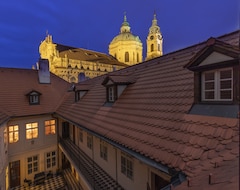 Căn hộ có phục vụ Three Golden Crowns Apartments (Praha, Cộng hòa Séc)