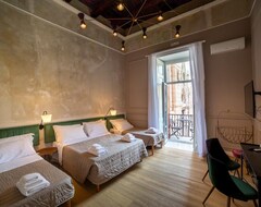 Bed & Breakfast The Duomo House by House In Naples (Napoli, Ý)