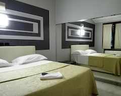 Hotelli Motel Est (Peschiera Borromeo, Italia)