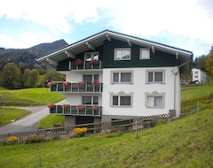 Hotelli Haus Valuga (Bürserberg, Itävalta)