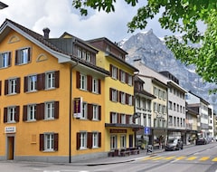 Hotelli Freihof (Glarus, Sveitsi)