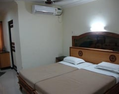 Otel Chakravarthi Inn (Tiruchendur, Hindistan)