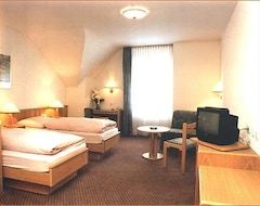 Hotel Donnici Im Schwyzerhusli (Viernheim, Alemania)