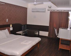 Hotel Yash Palace (Ahmednagar, India)