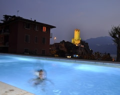 Huoneistohotelli Casa Guarnati Lake View Apartments (Malcesine, Italia)