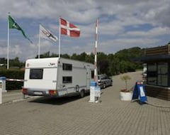 Khu cắm trại TopCamp Riis Cottages (Give, Đan Mạch)