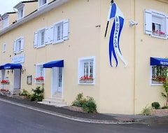 Hotel LOGIS - Hôtel & Restaurant Le Gonfalon (Germigny-l'Evêque, France)