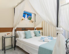 Otel Holiday Beach Resort (Perivolos, Yunanistan)