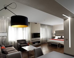 Hotel Holiday Suites (Athens, Greece)