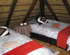 Khách sạn Chandelier Game Lodge (Oudtshoorn, Nam Phi)