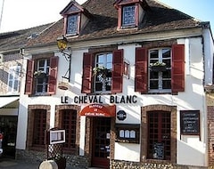 Khách sạn Logis Hotel Restaurant Le Cheval Blanc (Charny, Pháp)