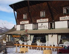 Hotel L'Ours Blanc (Allos, France)