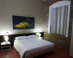 Hotel D&d (Parma, Italy)