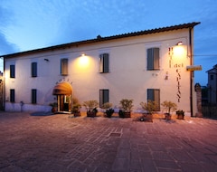 Khách sạn Hotel Dei Capitani (Montalcino, Ý)