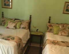 Hotel Two Sisters Villa (Lucea, Jamajka)