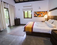 Hotel Roman Lake Ayurveda Resort (Balapitiya, Šri Lanka)